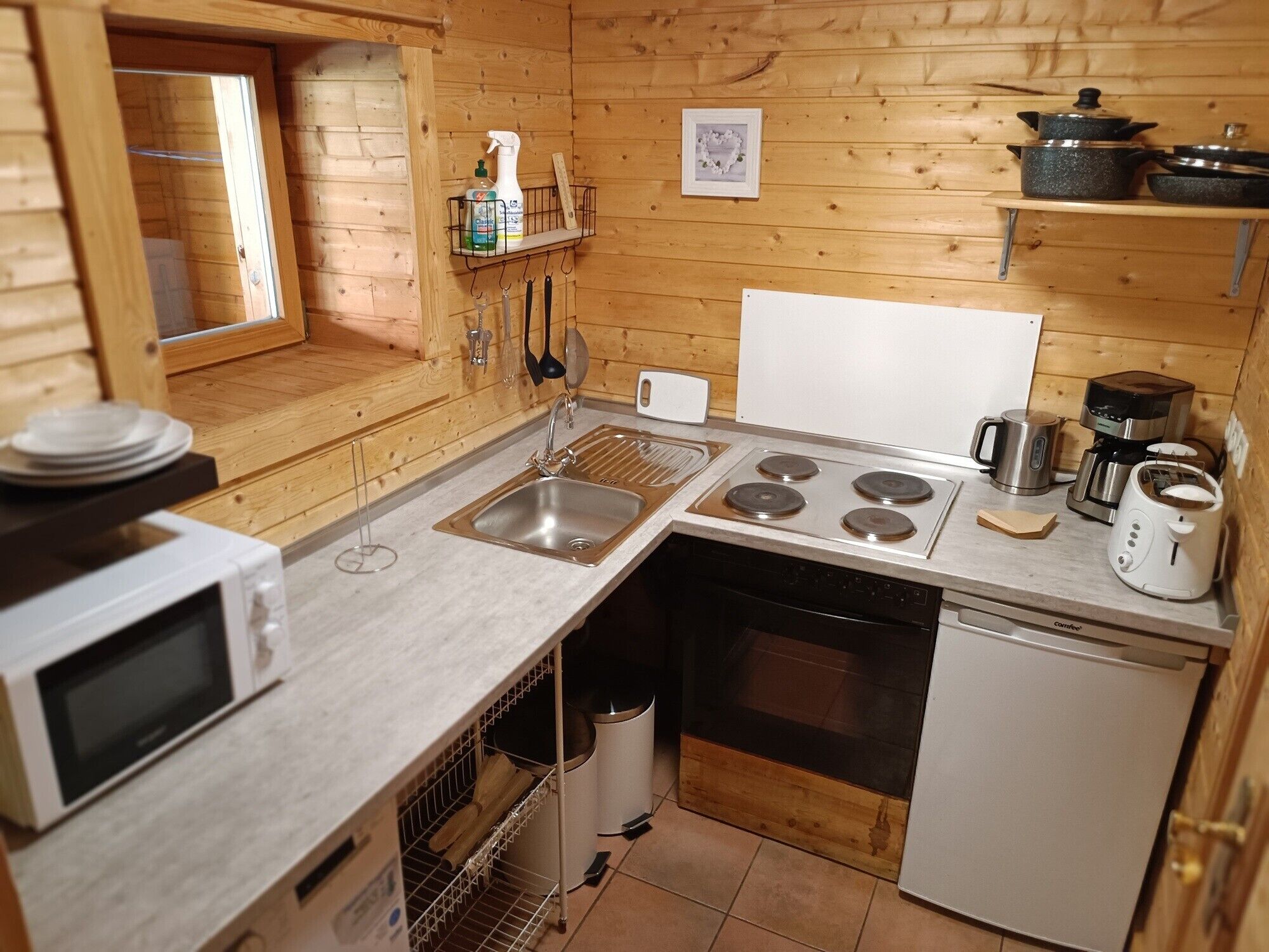 Refrigerador, microondas, horno, placa de cocina