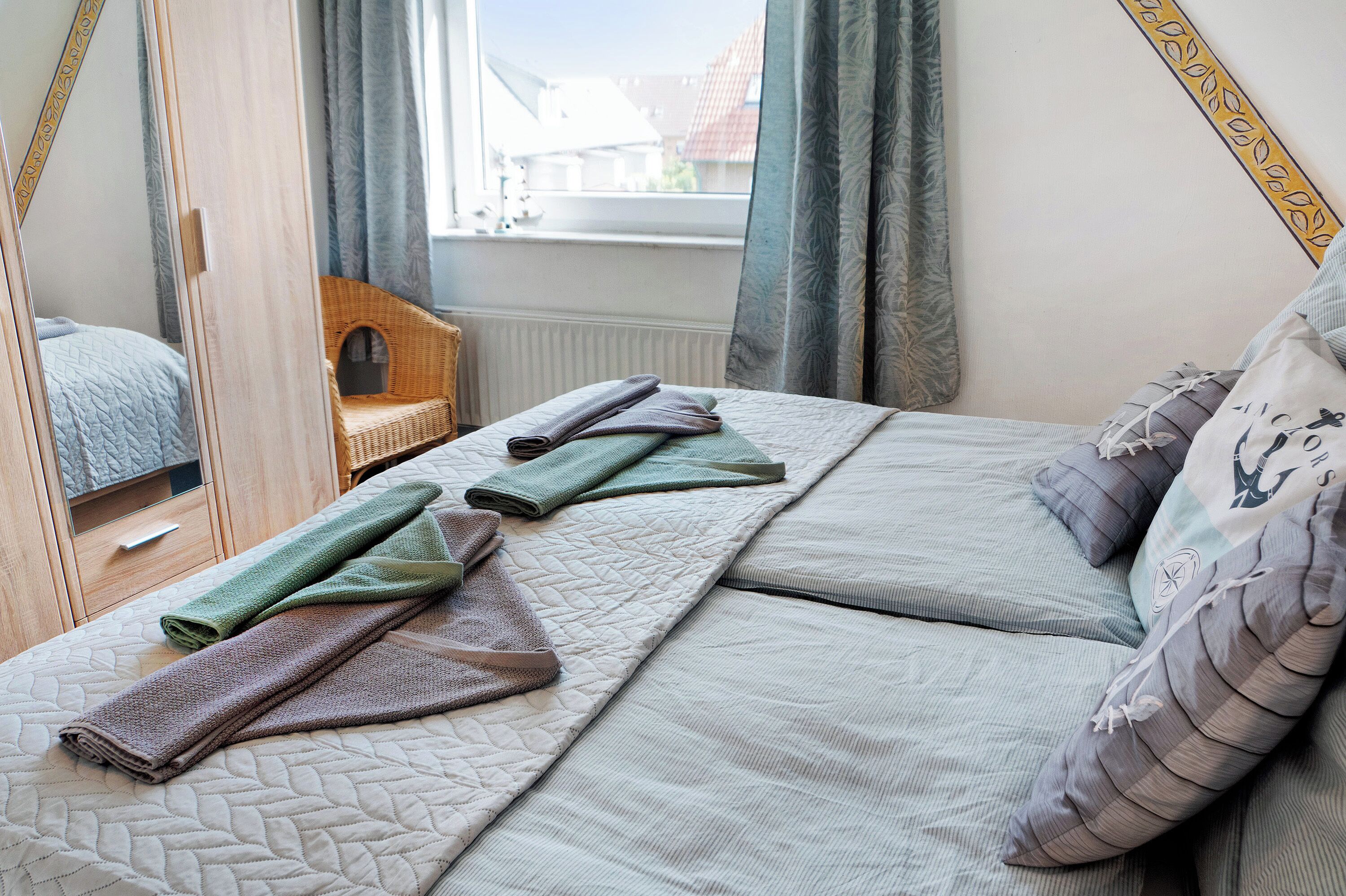 3 chambres, fer et planche à repasser