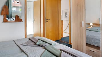 3 Schlafzimmer, Bügeleisen/Bügelbrett