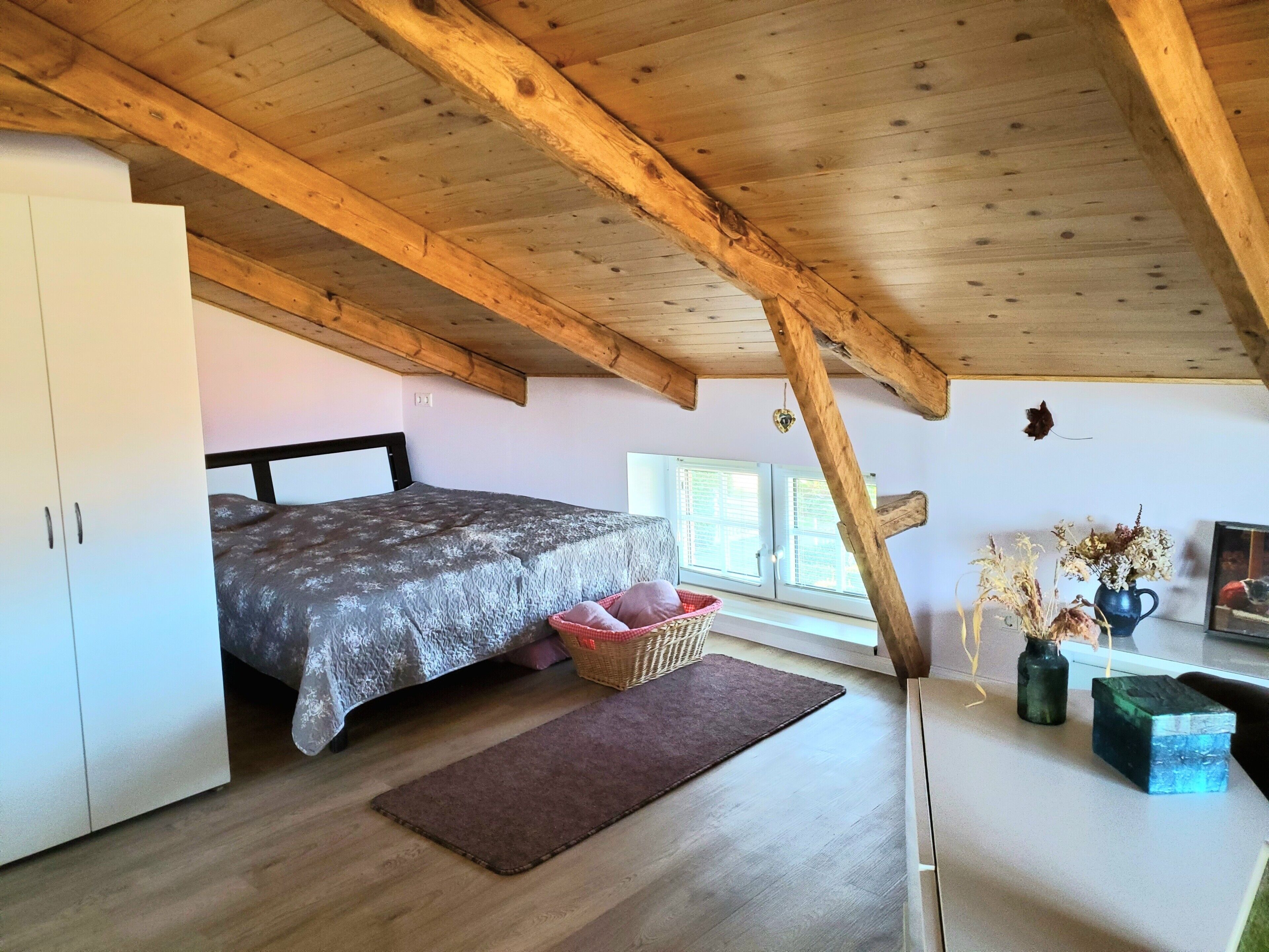 2 chambres, fer et planche à repasser, Wi-Fi gratuit, draps fournis