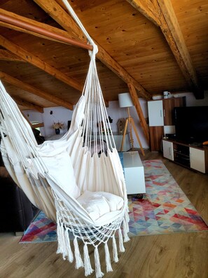 TV, table tennis, stereo - Guesthouse "Old Country House" with Shared Garden and Wi-Fi (Behrendorf)