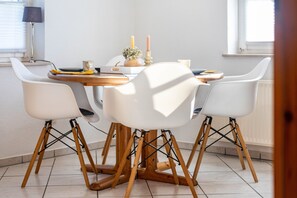 Dining - Apartment 'Allezeit Sauerland' with Private Garden and Wi-Fi (Drolshagen)