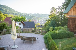 Property grounds - Baßler Schlossblick Apartment with Private Terrace, Balcony and Wi-Fi (Kappelrodeck)