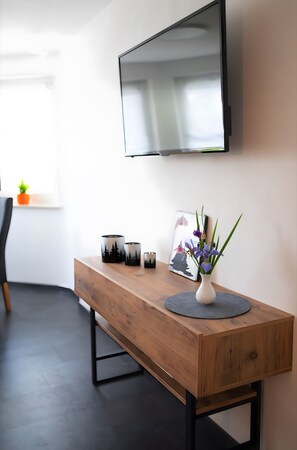 Interior - Baßler Schlossblick Apartment with Private Terrace, Balcony and Wi-Fi (Kappelrodeck)