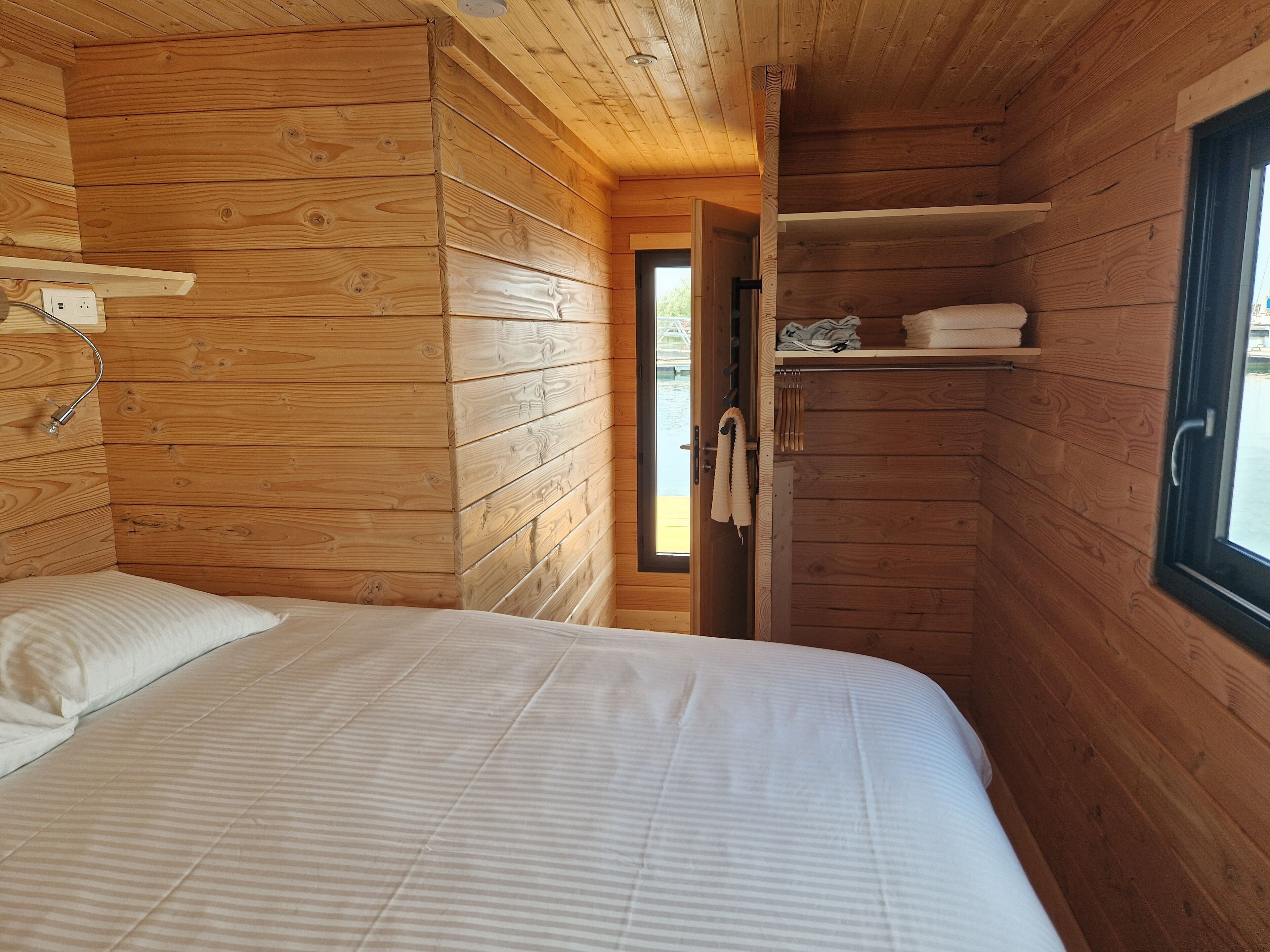2 bedrooms, Internet, bed sheets