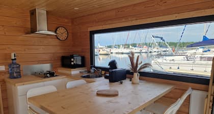 Panoramic electric boat, sail on the Lac du Der without a license. Eclaron