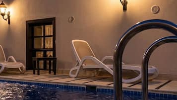 Piscine extérieure (ouverte en saison), cabanons gratuits