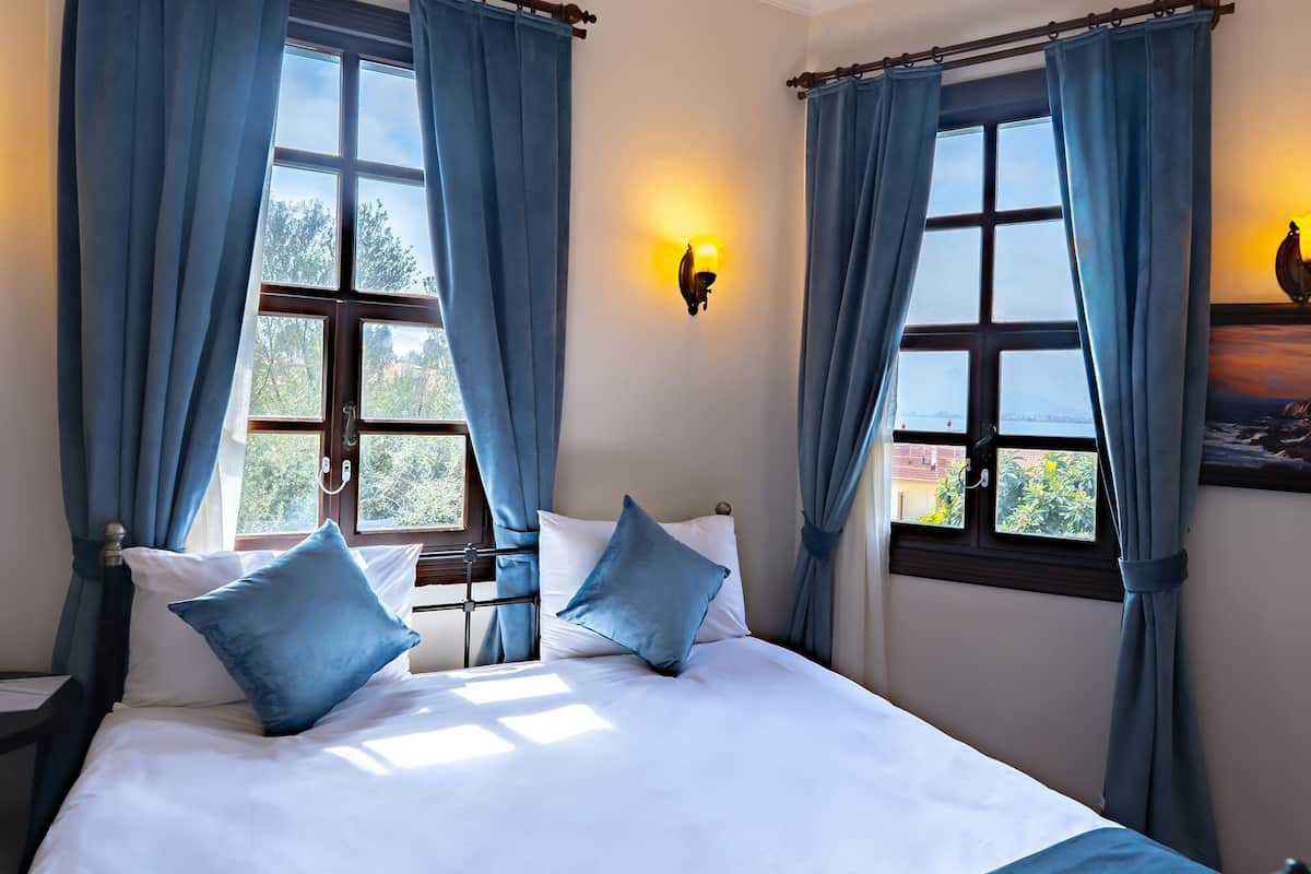 Standard-dobbeltværelse - havudsigt | Minibar, pengeskab på værelset, gratis Wi-Fi