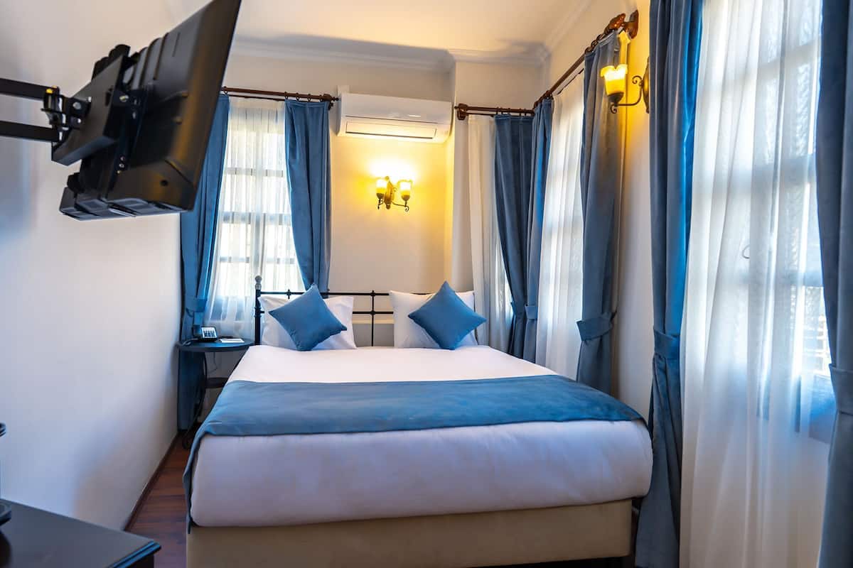 Standard-dobbeltværelse | Minibar, pengeskab på værelset, gratis Wi-Fi