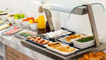 Free daily buffet breakfast