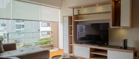 テレビ、書斎 / ワークスペース