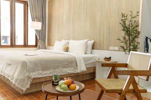 Deluxe Double Room | Individually decorated, individually furnished, blackout drapes