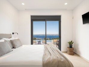 5 bedrooms, iron/ironing board, free WiFi, bed sheets