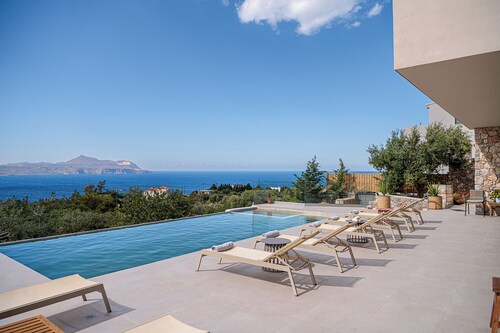 Villa Cactus by NiMaRvillas stunning cretan seaviews infinity pool