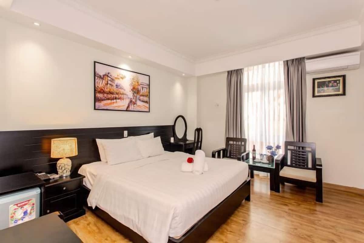 In-room safe, desk, laptop workspace, blackout drapes