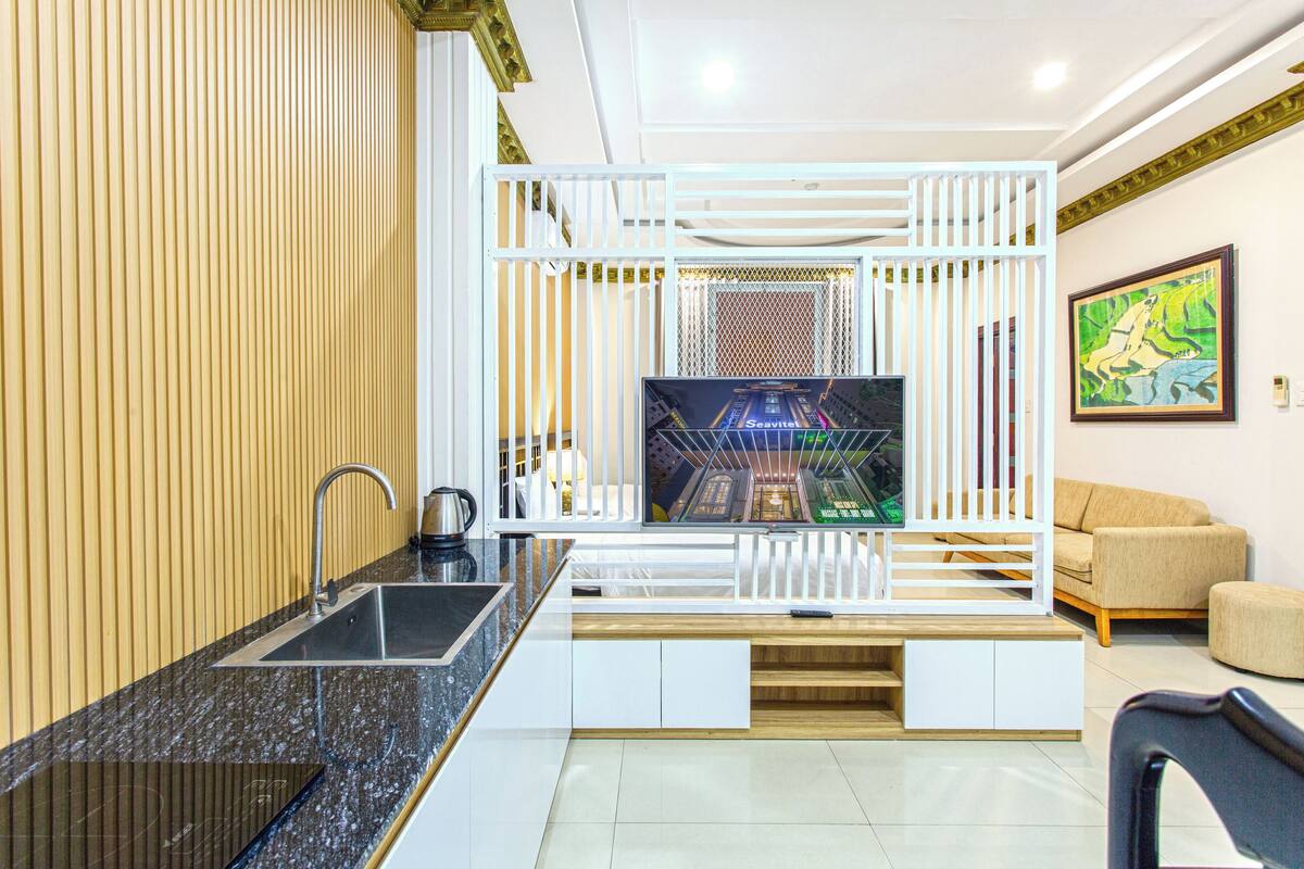 Apartamento familiar, vistas a la ciudad | Caja fuerte, escritorio, espacio para trabajar con un portátil