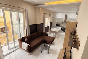 Living area - Paceville Best Stay for Groups! (St. julian's)