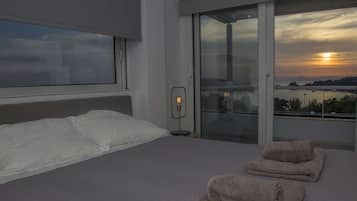 Comfort Apartment, 2 Bedrooms, Sea View | 2 bedrooms, laptop workspace, iron/ironing board, free WiFi