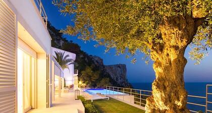 Villa in Palma De Mallorca with 6 bedrooms sleeps 12