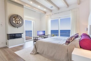 6 bedrooms, iron/ironing board, travel crib, free WiFi