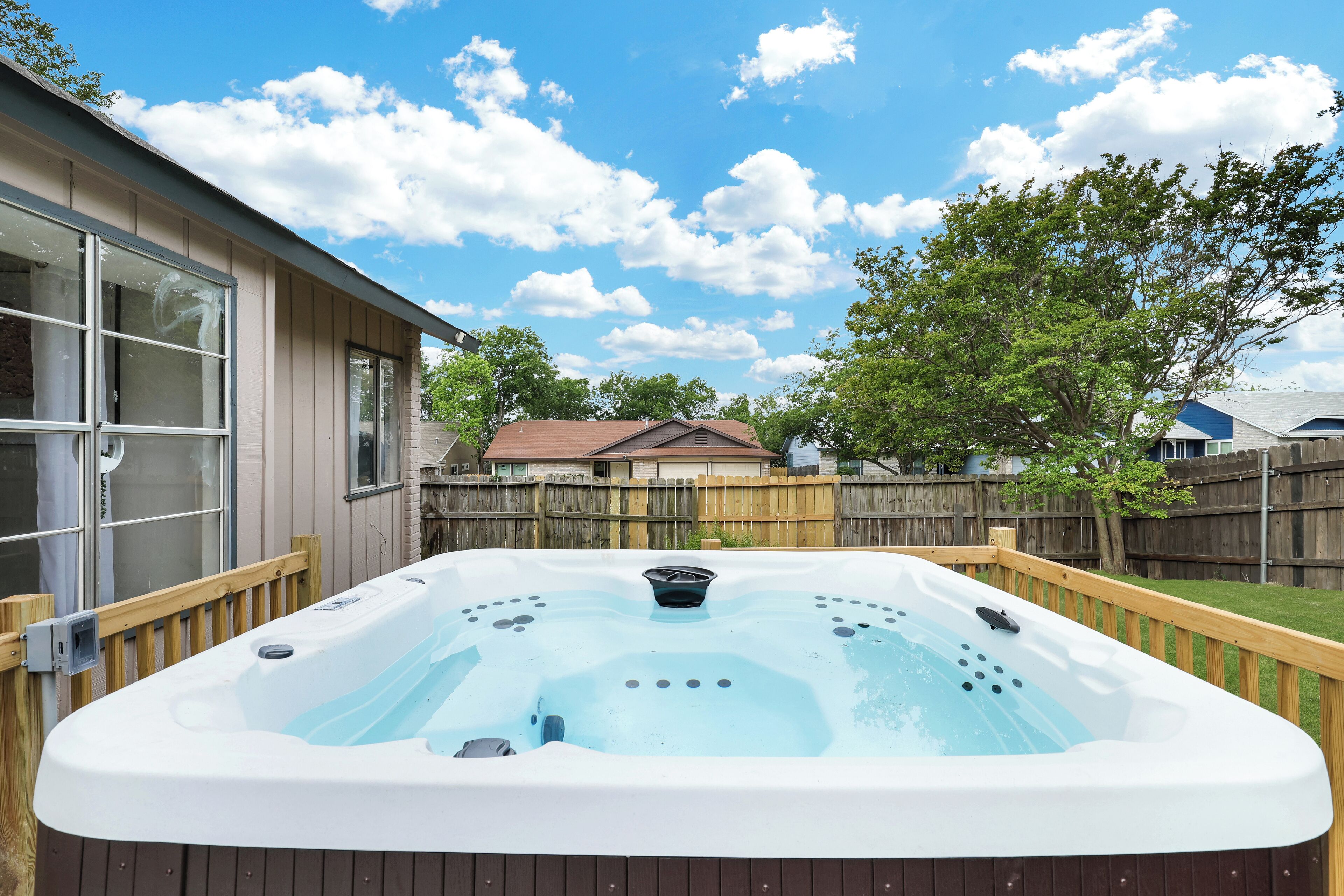 Outdoor spa tub