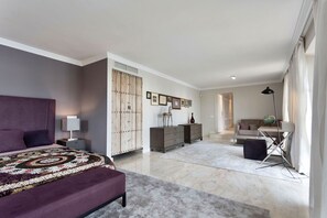 6 Schlafzimmer, Bügeleisen/Bügelbrett, kostenloses WLAN