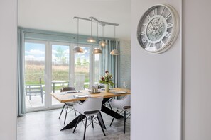 Dining - Vacation home Neukamp 17B Fischerhütte - Domicile with sauna and close to the beach in Putbus (Putbus)