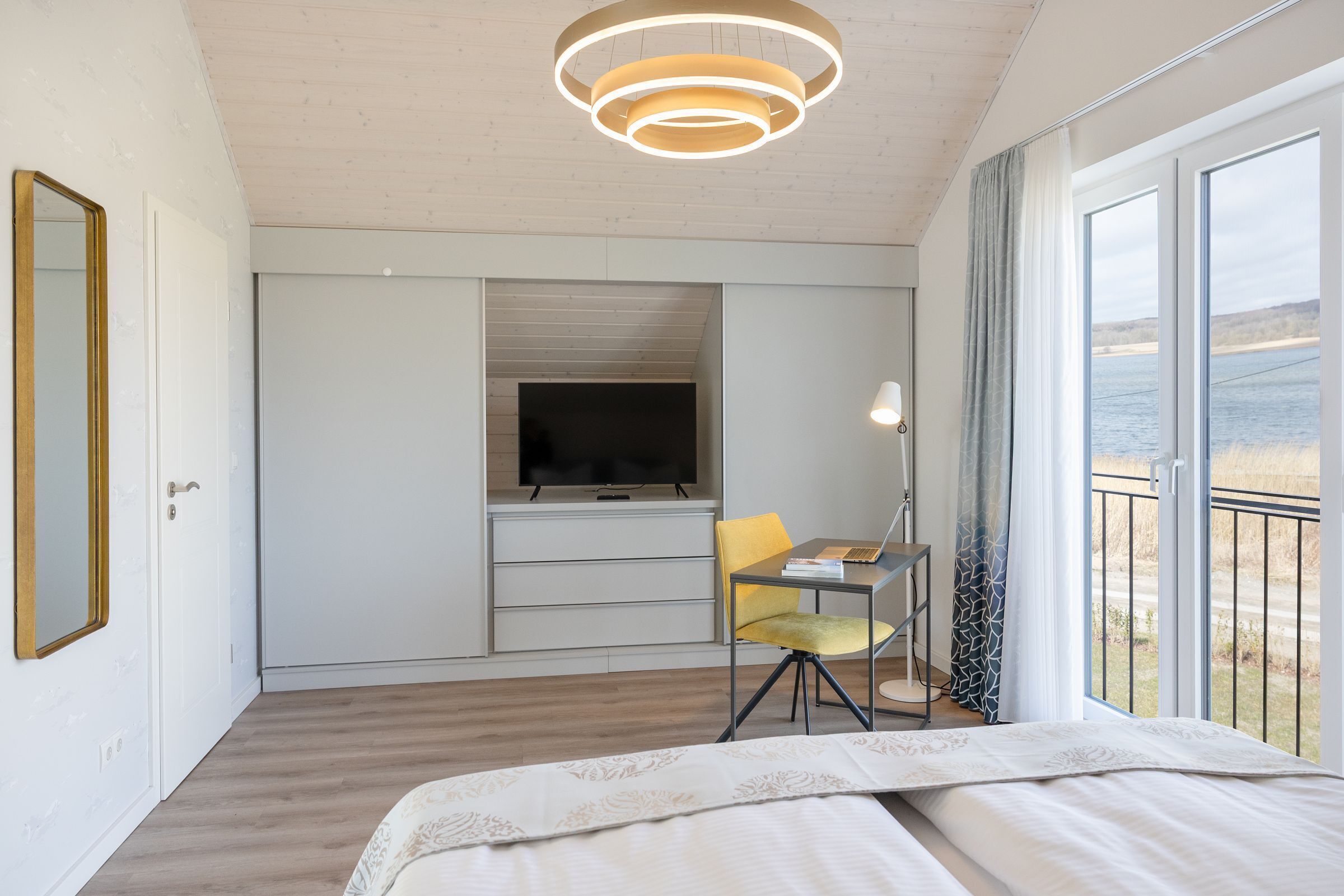 2 bedrooms, iron/ironing board, free WiFi