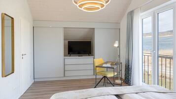 2 bedrooms, iron/ironing board, free WiFi