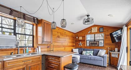 Log Cabin/Funky Jungle at Lakeshore Campground /On Lake/Sleeps 4