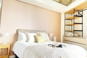 2 室のベッドルーム、旅行用ベビーベッド、WiFi、ベッドシーツ