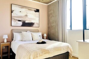 2 bedrooms, travel cot, WiFi, bed sheets - Sea Point Solace (Cape Town)