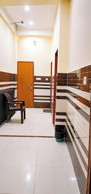 Lobby - Hotel Gayatri palace Vrindavan (Vrindavan)