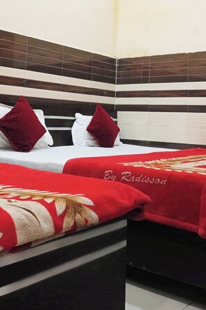 Deluxe Quadruple Room, City View