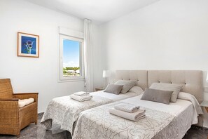 4 bedrooms, iron/ironing board, free WiFi - My Rental Homes | Villa The Cliff with sea view and  pool (Ciutadella)