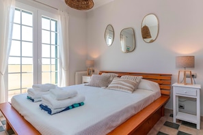 3 bedrooms, iron/ironing board, travel cot, free WiFi
