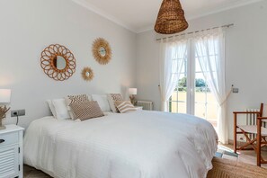 3 bedrooms, iron/ironing board, travel crib, free WiFi - My Rental Homes - Villa Superba with private pool and sea view (Alaior)