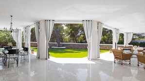 Outdoor dining - My Rental Homes - Villa Mosaic with private pool, gazebo and barbeque (Mercadal)