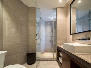 Basic Twin Room, City View | Bathroom | Hair dryer, towels, shampoo, toilet paper - SSAW Boutique Hotel Deqing Dexin (Huzhou)