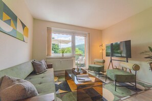 TV, books, stereo - Erzgebirge Suite Gipfelgrün (Kurort Oberwiesenthal)