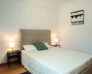 2 Schlafzimmer, Bügeleisen/Bügelbrett, Internetzugang, Bettwäsche