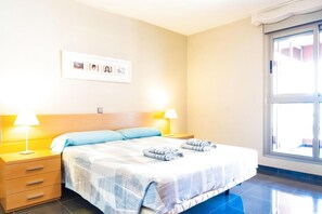 3 chambres, fer et planche à repasser, Wi-Fi