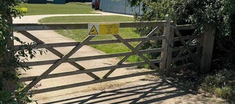 Woodland Cabin-monewden Airfield-sleeps 2-parking