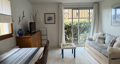 Appartement 2 piĂšces prĂšs de la plage avec parking Ă Cabourg