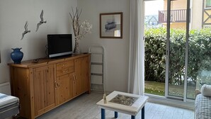 TV - 2-room apartment near beach with parking in Cabourg (Cabourg)