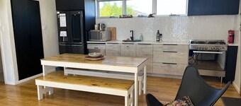 Cudgeree Bay Lake House on shores of Lake Illawarra