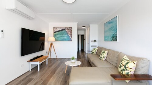 Beachside Nook @ Warilla - Next to Warilla Beach
