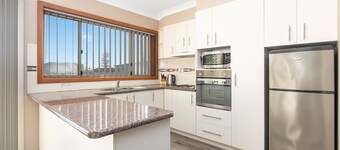 Beachside Nook @ Warilla - Next to Warilla Beach