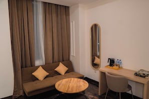 Grand Room | 1 bedroom, desk, laptop workspace, free WiFi