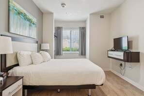 1 bedroom, desk, iron/ironing board, free WiFi